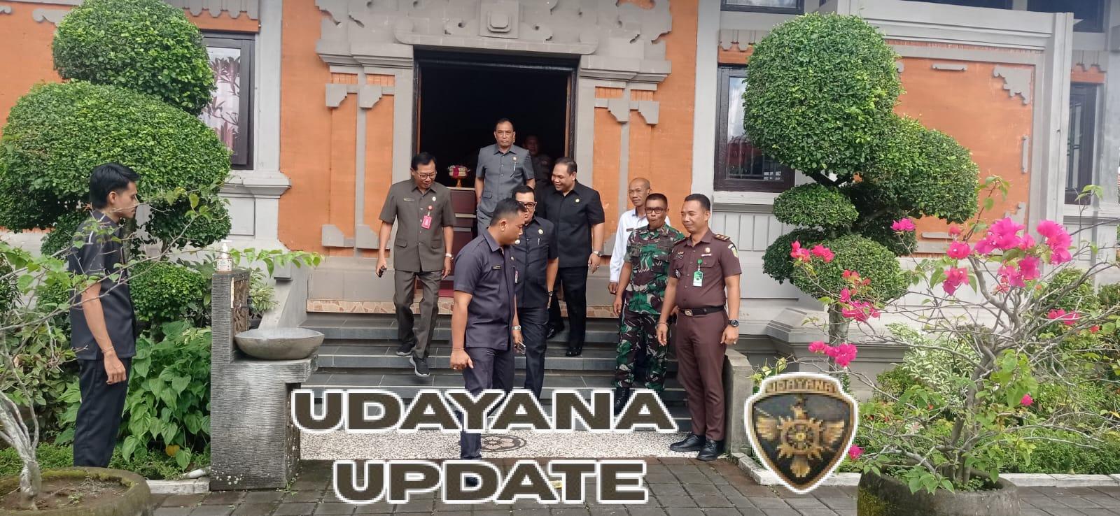 Kasdim Mayor Kav I Nyoman Arya Jayantara Wakili Dandim Tabanan dalam Rapat Paripurna ke-29 DPRD Tabanan