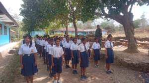 Bina Mental Pelajar, Babinsa Koramil 01/Kota So’e Berikan Materi PBB Kepada Murid SMP PGRI Kilobesa