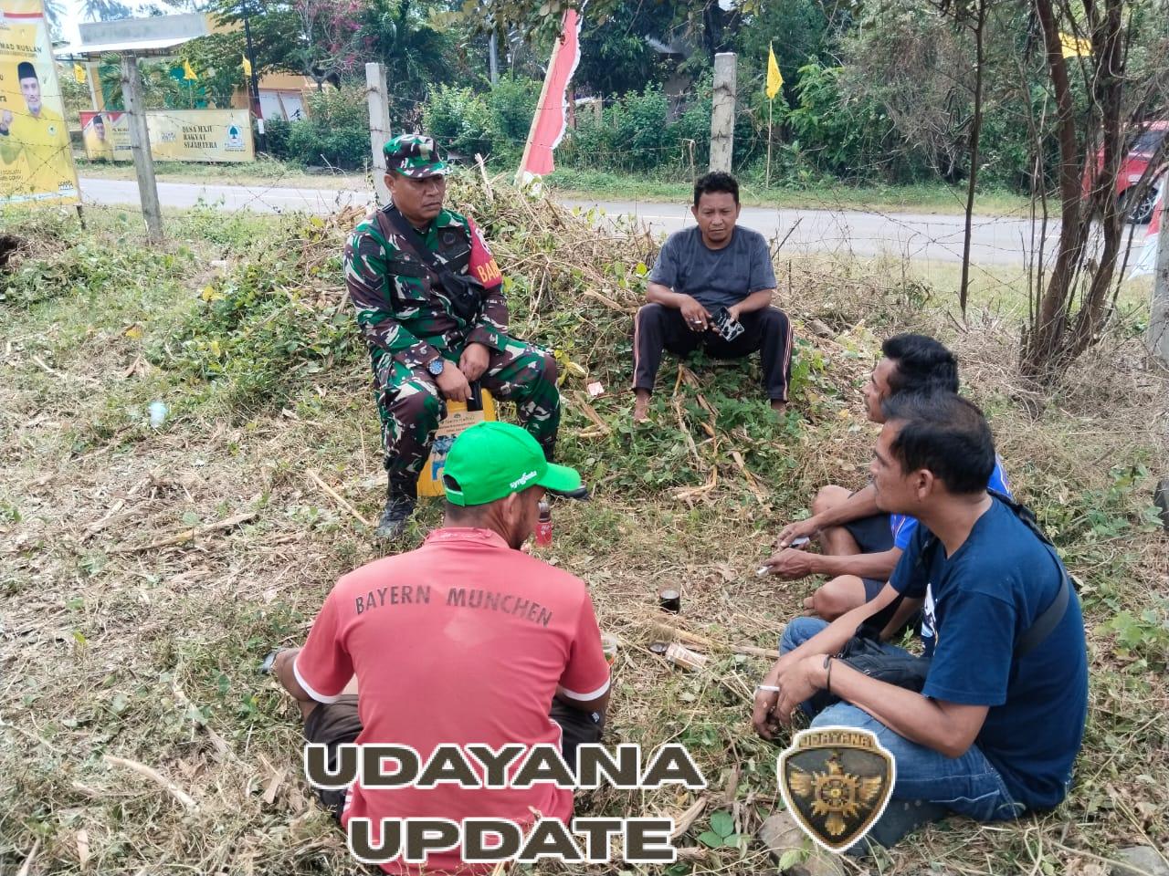 Cegah Penyakit di Musim Hujan, Babinsa Pekat Ajak Warga Peduli Lingkungan