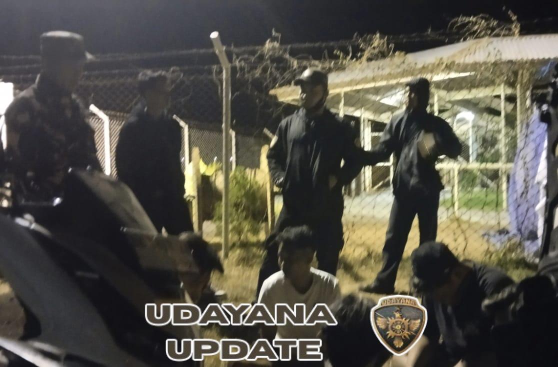 ‎Tingkatkan Keamanan dan Kebersihan, Babinsa Labuhan Lombok Gelar Patroli Bersama Warga