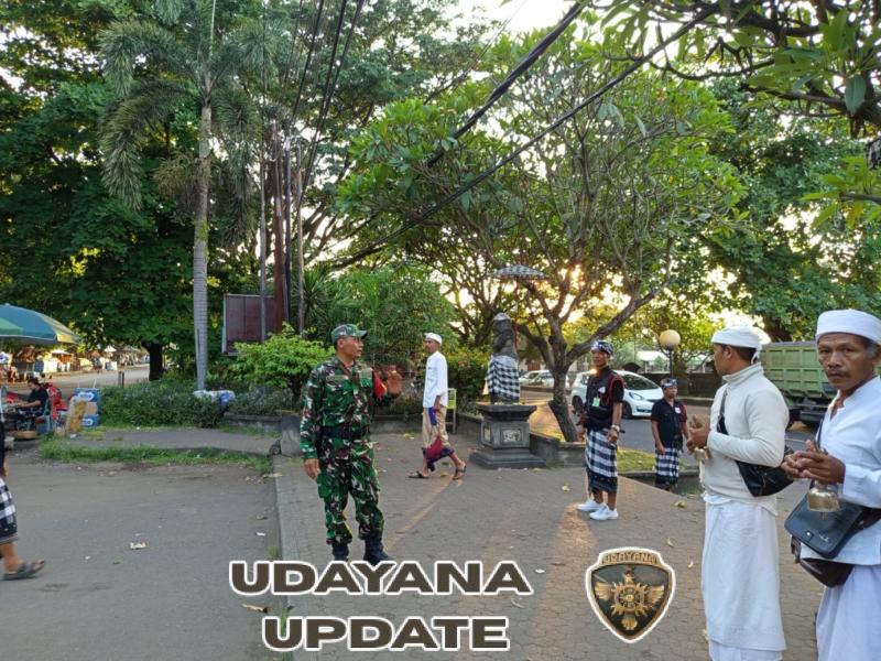 Babinsa Desa Duda Utara bersinergi amankan upacara keagamaan.