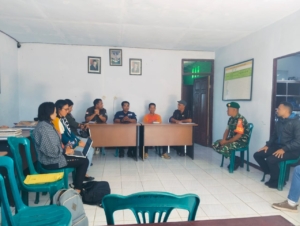 Wujud Kepedulian, Babinsa Koramil 1612-01/Ruteng Antar Pasien ODGJ ke Fasilitas Kesehatan