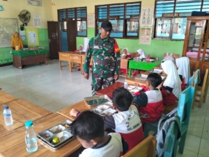 Sinergi TNI dan Sekolah Sukseskan Program MBG di Sumbawa Barat
