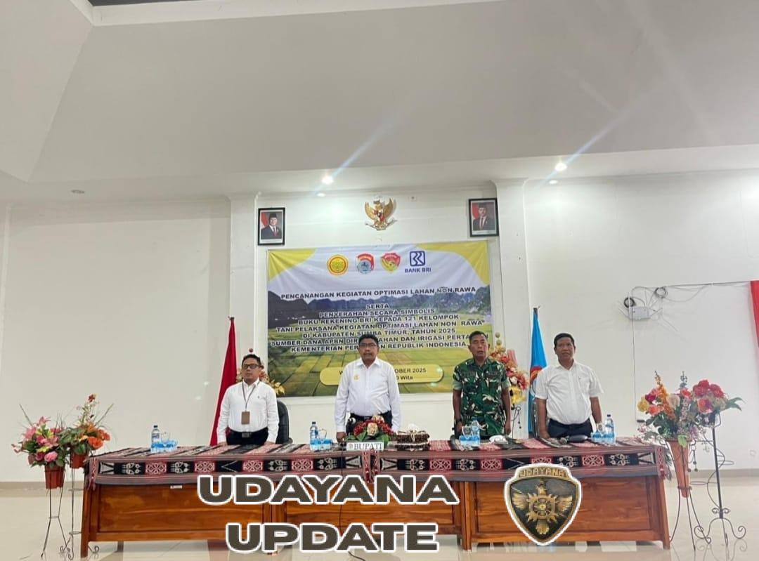 121 Kelompok Tani Sumba Timur Terima Buku Rekening BRI, Kasdim 1601 Hadir Beri Dukungan