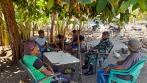 Komsos Babinsa Pantar Dorong Dukungan Masyarakat untuk Program Pemerintah