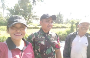 Babinsa Koramil Klungkung Bersama PPL Banjarangkan Gelar Ubinan Di Subak Tohpati