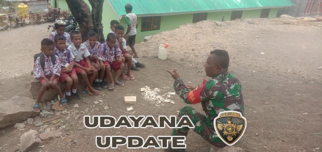 Babinsa 1618-02/Miobar Tanamkan Nilai Disiplin dan Cinta Tanah Air Sejak Dini