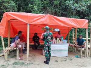 Babinsa Koramil 1602-02/Wolowaru Tingkatkan Keamanan dan Kemanunggalan di Desa Wonda