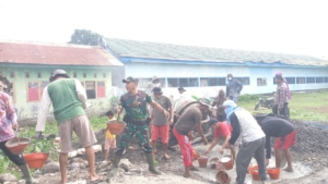 Kerja Bakti di Masjid Baburahim, Warga Mangge Tumbuhkan Semangat Gotong Royong