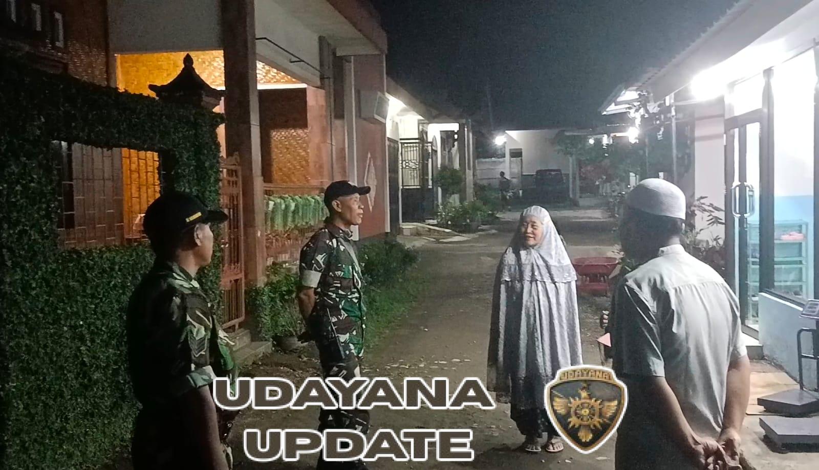 Piket Koramil 1615-09/Sikur Gelar Patroli dan Kongkow Bersama Warga Gelora