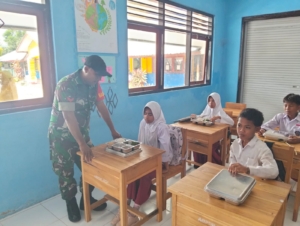 Koptu Agus Dermawan Pastikan Program MSG di SDN Goa Berjalan Lancar dan Aman