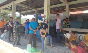 Koramil 1618-01/Miotim Bersama Polres TTU dan Instansi Terkait Tertibkan Pedagang di Pasar Baru Kefamenanu