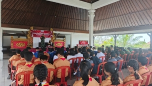 Danramil 1623-01/Karangasem berikan materi wasbang dalam seminar KMHDI.