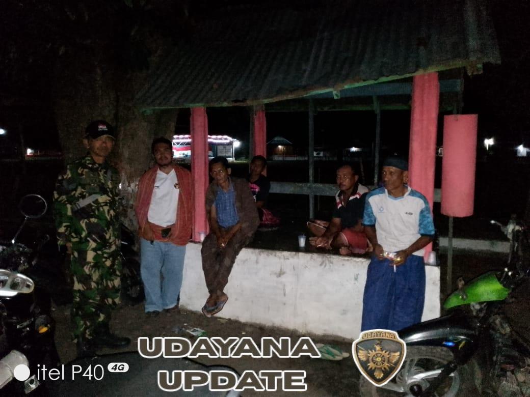 Patroli Ronda Malam di Karombo: Sinergi Babinsa dan Warga Terjaga