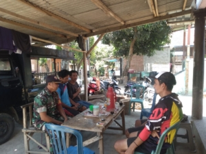 Babinsa Koramil 1628-03/Seteuk Sosialisasikan Pentingnya Hidup Sehat di Desa Binaan