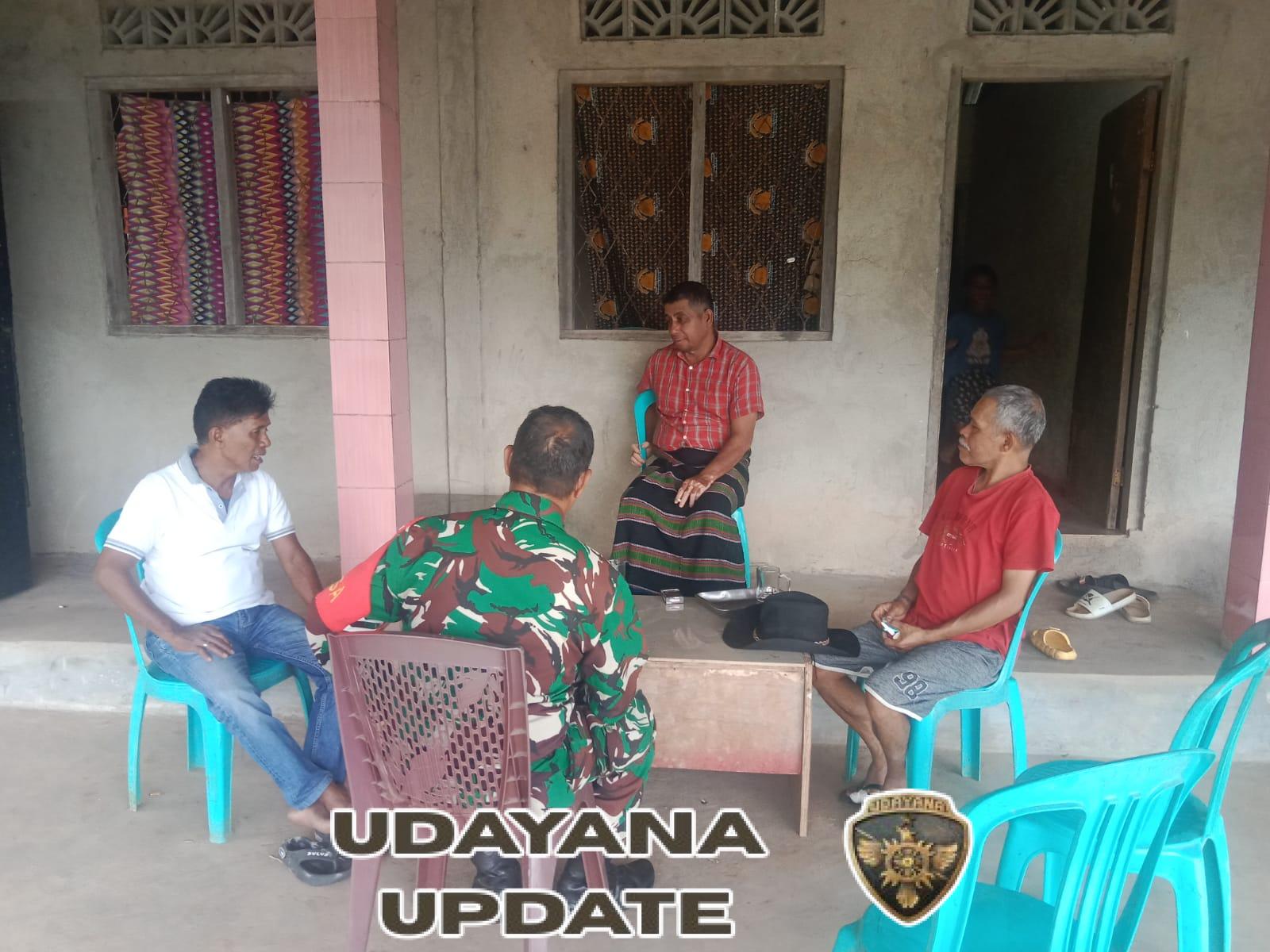 Perkuat Kemanunggalan TNI-Rakyat, Babinsa 1602/Ende Gelar Komsos di Wilayah Binaan