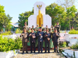 Dandim 1613/Sumba Barat Pimpin Ziarah Nasional di TMP Pada Eweta