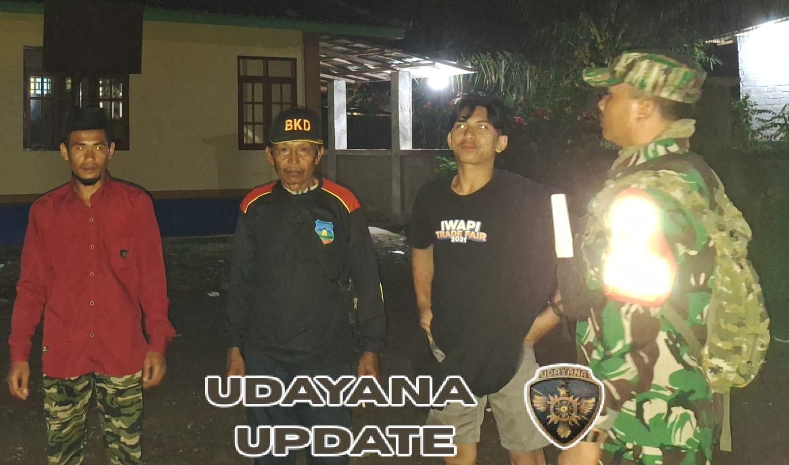 Pastikan Keamanan Wilayah Terjaga Malam Hari, Babinsa Lakukan Patroli Merata