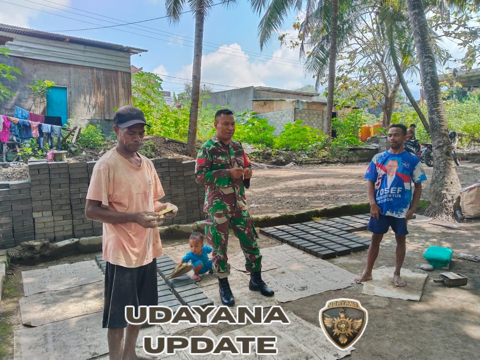 Kehadiran Babinsa Kodim 1602/Ende di Tengah Masyarakat Dongkrak Antusiasme Warga dalam Menjaga Keamanan