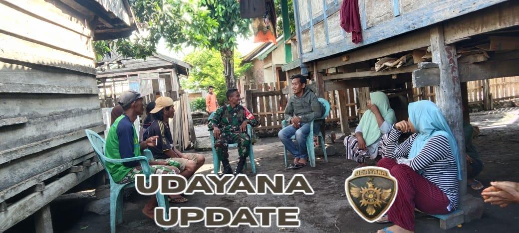 Babinsa Doropeti Gelar Komsos, Imbau Warga Tingkatkan Kekompakan dan Waspada Banjir