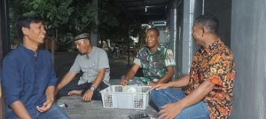 Patroli Malam Babinsa Koramil 1628-02/Sekongkang Tingkatkan Keamanan Wilayah