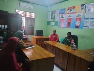 Babinsa Koramil 1628-01/Taliwang Fasilitasi Mediasi Perselisihan Keluarga di Kelurahan Menala
