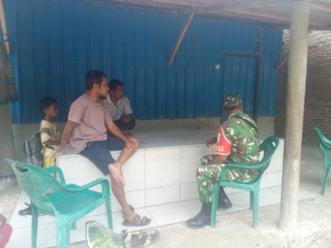 Babinsa Koramil 1602-04 Maurole Gelar Pamwil dan Komsos di Desa Tou Barat