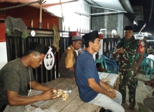 Babinsa Koramil Monta Gelar Patroli Malam, Ajak Remaja Jauhi Narkoba dan Kekerasan