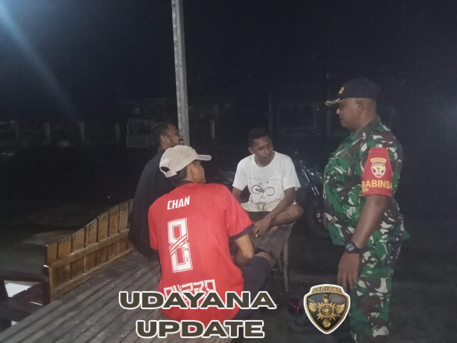 Babinsa Soriutu Gelar Patroli dan Ronda Malam di Manggelewa