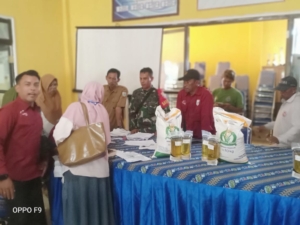 Babinsa Koramil 1628-04/Poto Tano Dampingi Penyaluran Banpang Tahap I Tahun 2025 di Desa Poto Tano