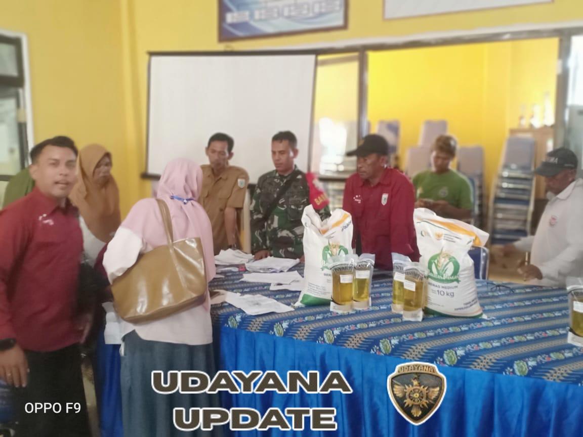 Babinsa Koramil 1628-04/Poto Tano Dampingi Penyaluran Banpang Tahap I Tahun 2025 di Desa Poto Tano