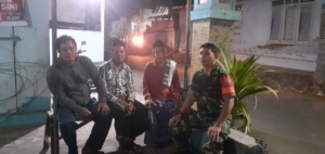 ‎Babinsa Masbagik Utara Baru Gelar Patroli Kongkow-Kongkow Jaga Kondusifitas Desa