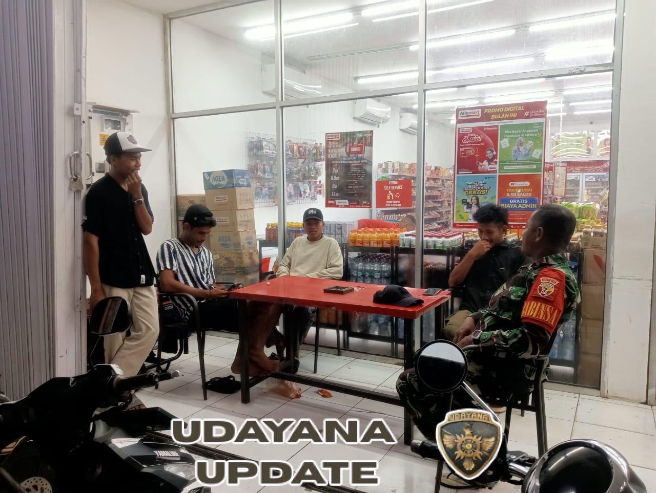 Patroli Malam Koramil 1628-05/Jereweh, Babinsa Ingatkan Warga Jaga Ketertiban dan Keamanan