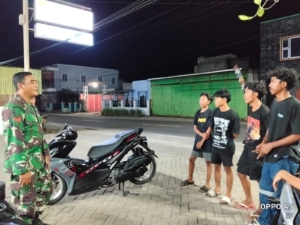 Piket Koramil 1628-03/Seteluk Gelar Patroli Malam Jaga Stabilitas Keamanan Wilayah