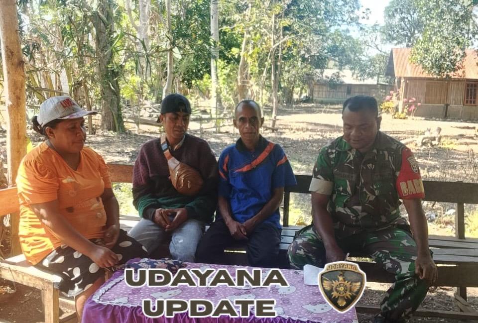 Sertu Arnoldus Yansen Bangun Kedekatan dengan Warga Saat Patroli Wilayah di Desa Boronubaen