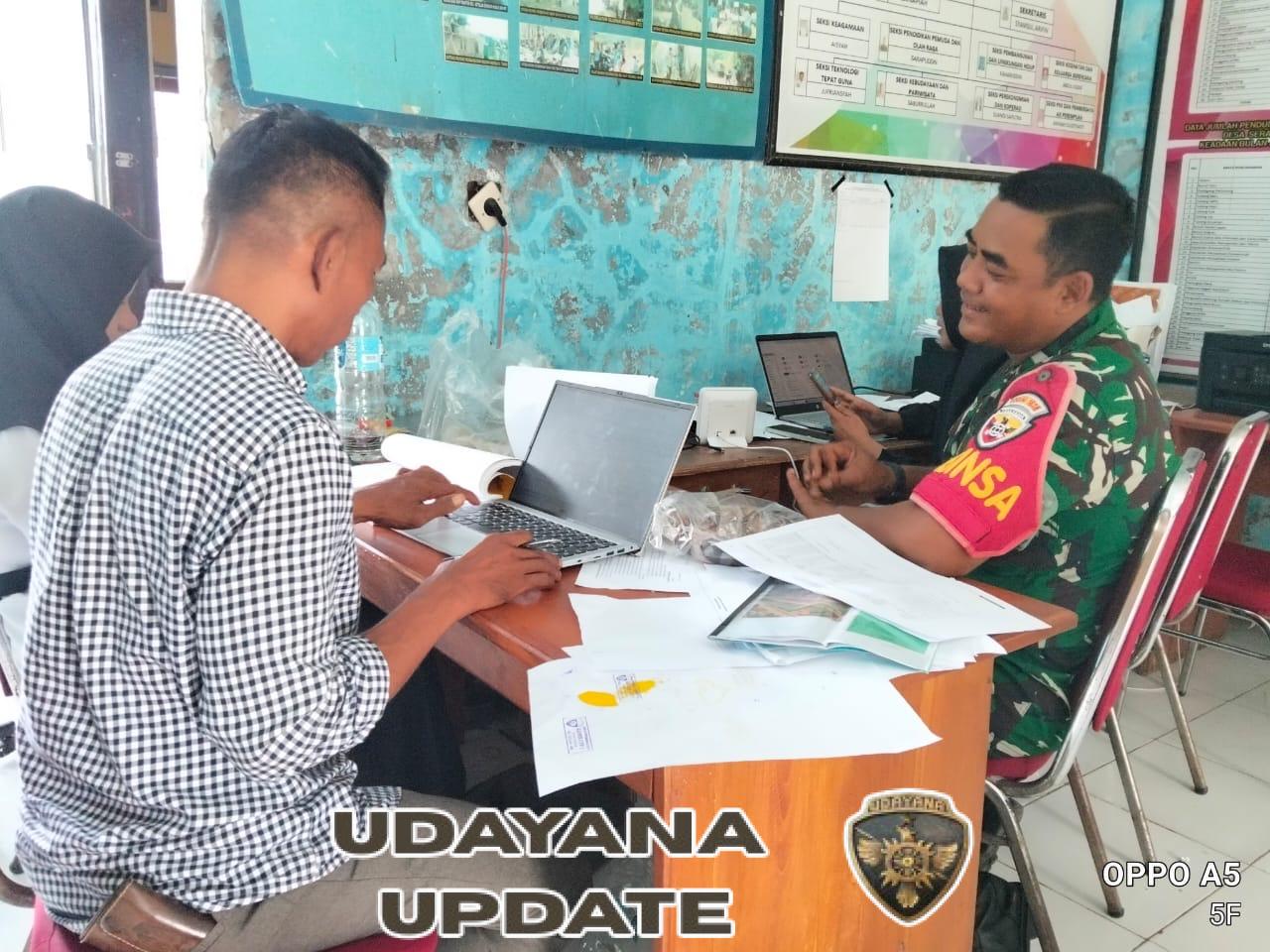 Babinsa Desa Seran Laksanakan Komsos Rakor Pendataan Penerima Bantuan Pangan