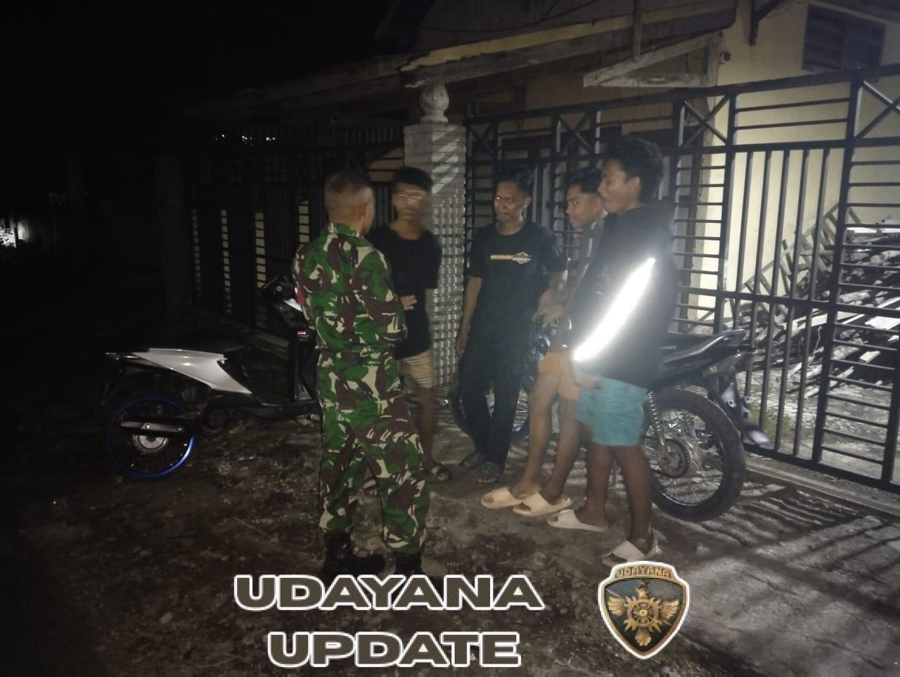 Babinsa Karijawa Gelar Ronda Malam Bersama Karang Taruna Jaga Kamtibmas