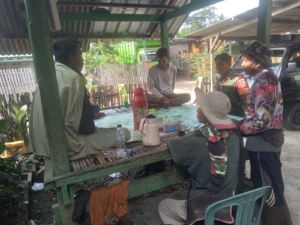 Babinsa Desa Desaloka Sertu Sayuti Perkuat Hubungan dengan Warga Melalui Komsos