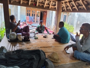 Babinsa Desa Goa Koptu Agus Darmawan Gelar Patroli Wilayah dan Komsos, Warga Apresiasi Kehadirannya