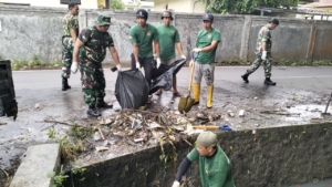 TNI, DLHK, dan Komunitas Bersatu Wujudkan Gunungsari Bebas Sampah
