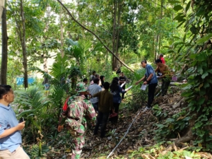 Pemerintah Desa Jia dan Babinsa Lakukan Pendampingan Program Pembangunan Bak Air SPAM