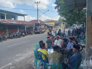 Babinsa Sawe Melayat di Rumah Duka, Wujud Empati dan Kepedulian TNI kepada Warga