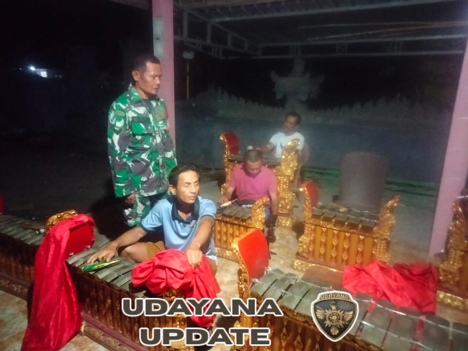 Koramil 1607-07/Lunyuk Gelar Patroli Malam Jaga Kamtibmas di Wilayah Binaan
