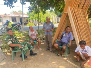 Babinsa Kodim 1602/Ende Aktif Laksanakan Pamwil dan Komsos di Desa Binaan