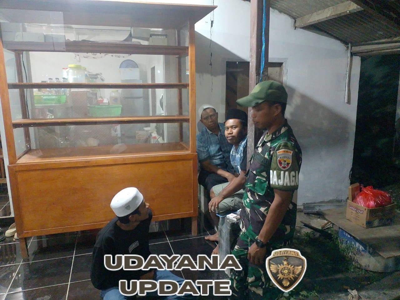 Babinsa Koramil 1628-02/Sekongkang Laksanakan Patroli Malam Jaga Kamtibmas Wilaya