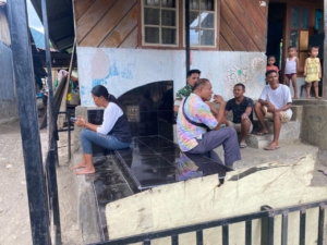 Babinsa Koramil 1602-04/Maurole Laksanakan Komsos dan Pamwil di Desa Pise