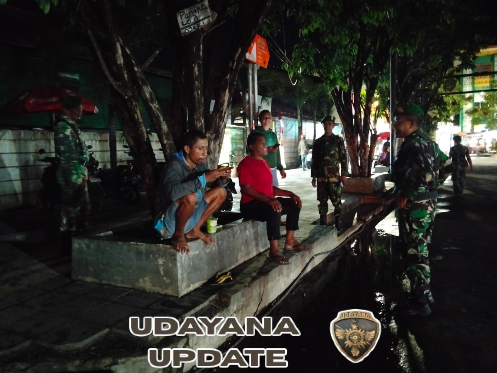 Dipimpin Serma Adhar, Personel Koramil 1630-01/Komodo Pantau Situasi Kamtibmas di Labuan Bajo