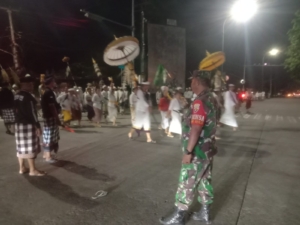 Melasti Rangkaian Karya Ngusabha Jagat Di Pura Agung Kentel Gumi Dikawal Ketat Aparat Gabugan