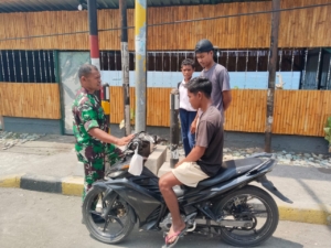 Babinsa Ramil 1602-01/Ende Gelar Komsos dan Pamwil di Wilayah Ndao