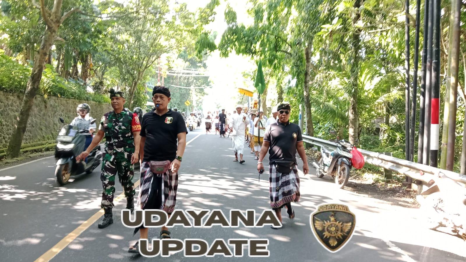 Nunas Tirta Ke Beji Tukad Melangit, Babinsa Tusan Bersinergi Gelar Pengamanan